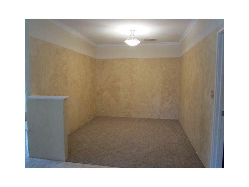 114 Lakeside Drive, Helena Valley WA 6056