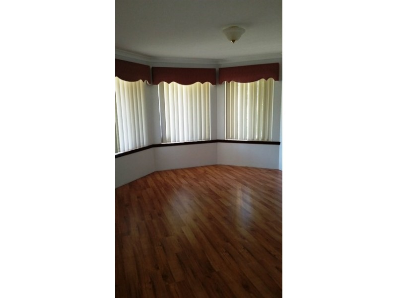 114 Lakeside Drive, Helena Valley WA 6056