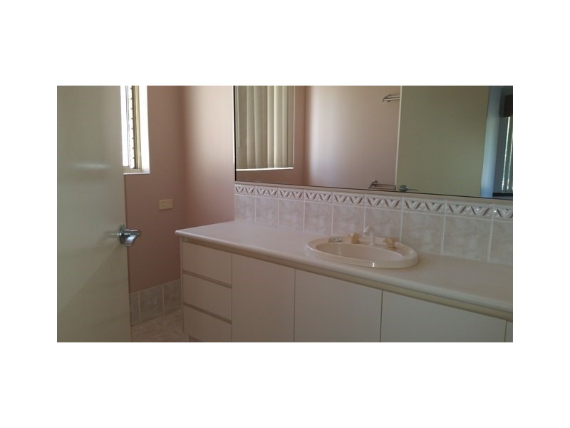 114 Lakeside Drive, Helena Valley WA 6056