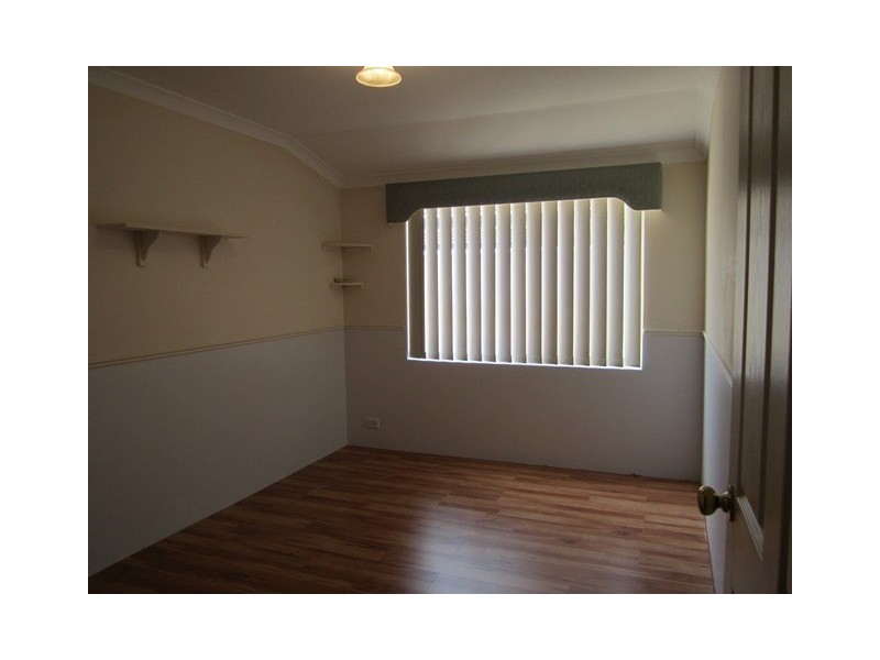 114 Lakeside Drive, Helena Valley WA 6056