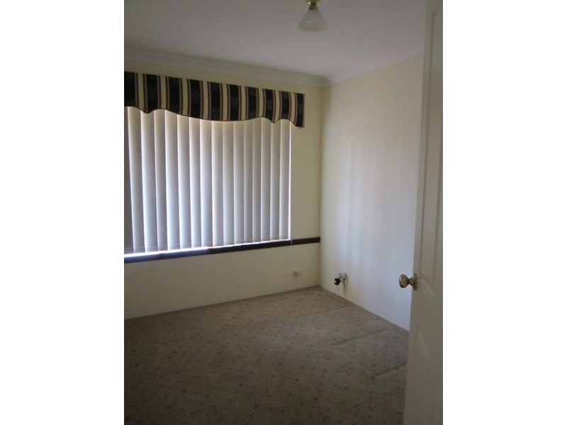 114 Lakeside Drive, Helena Valley WA 6056