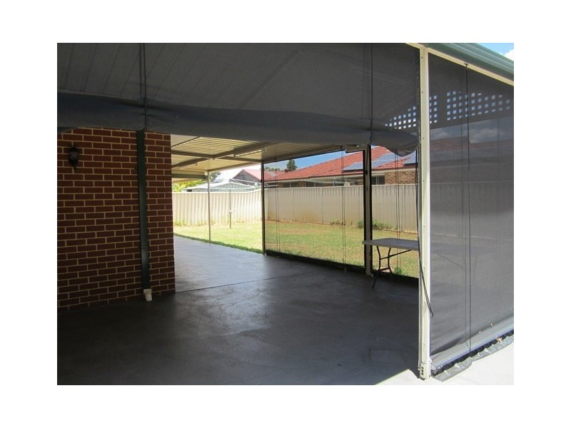 114 Lakeside Drive, Helena Valley WA 6056