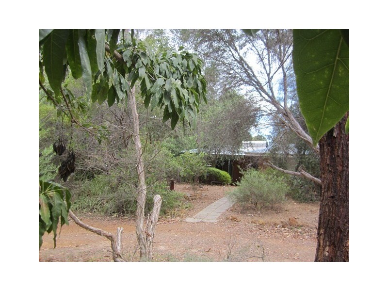 3 Henderson Road, Stoneville WA 6081