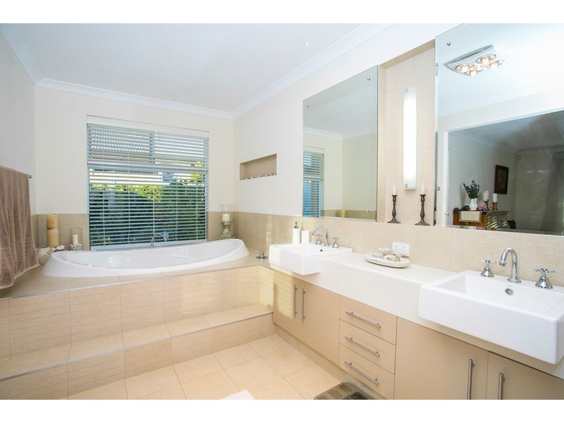 6 Colorino Avenue, Caversham WA 6055