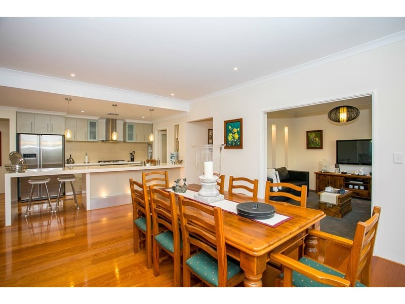 6 Colorino Avenue, Caversham WA 6055