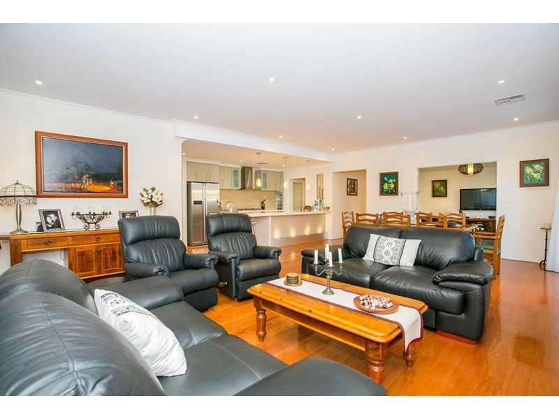 6 Colorino Avenue, Caversham WA 6055