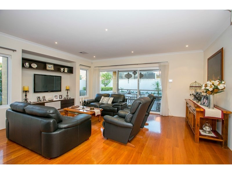 6 Colorino Avenue, Caversham WA 6055