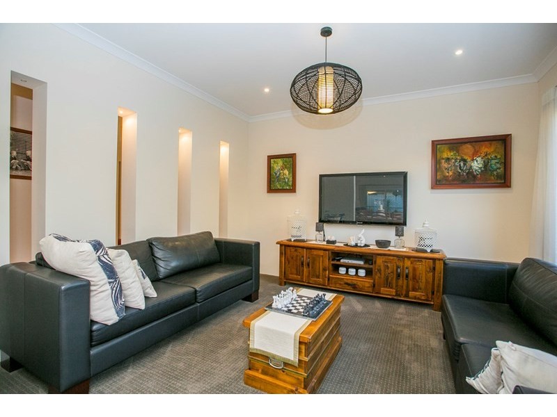 6 Colorino Avenue, Caversham WA 6055