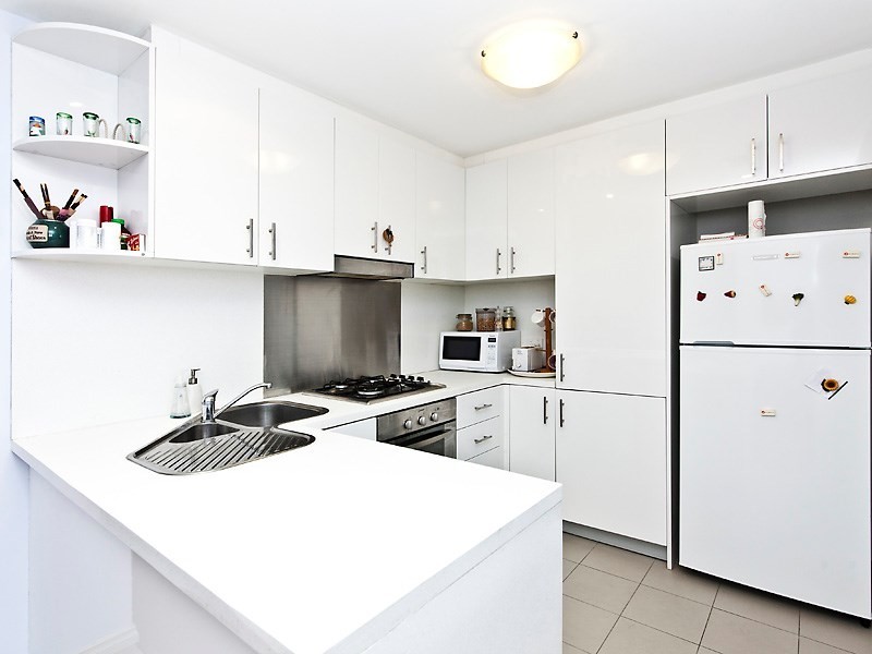 30/42 The Crescent, Midland WA 6056