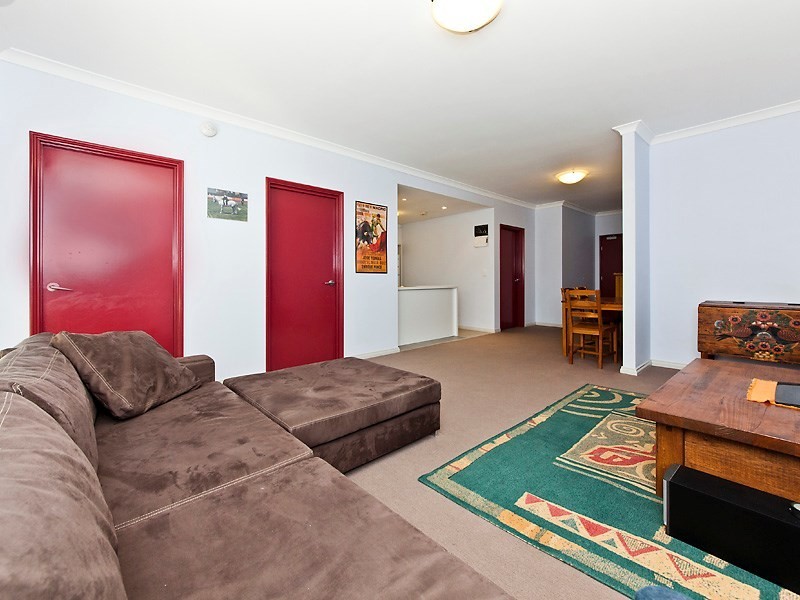 30/42 The Crescent, Midland WA 6056