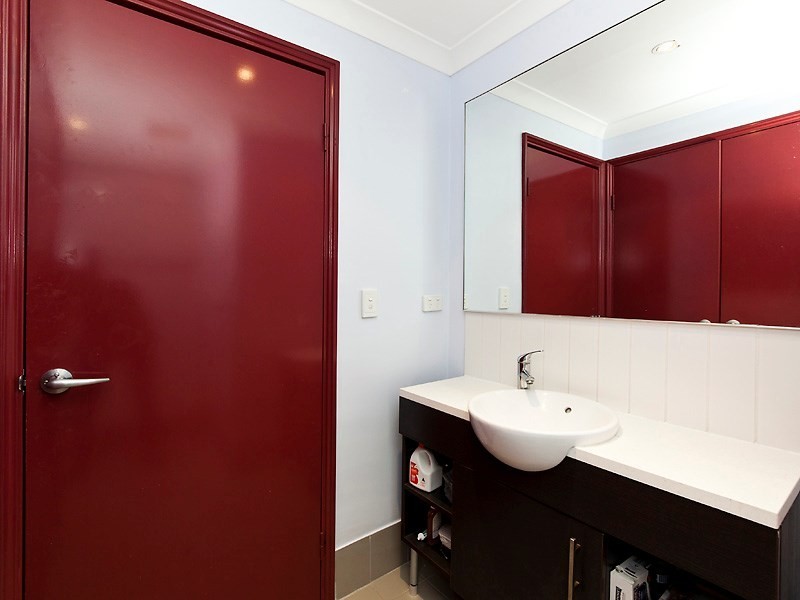 30/42 The Crescent, Midland WA 6056