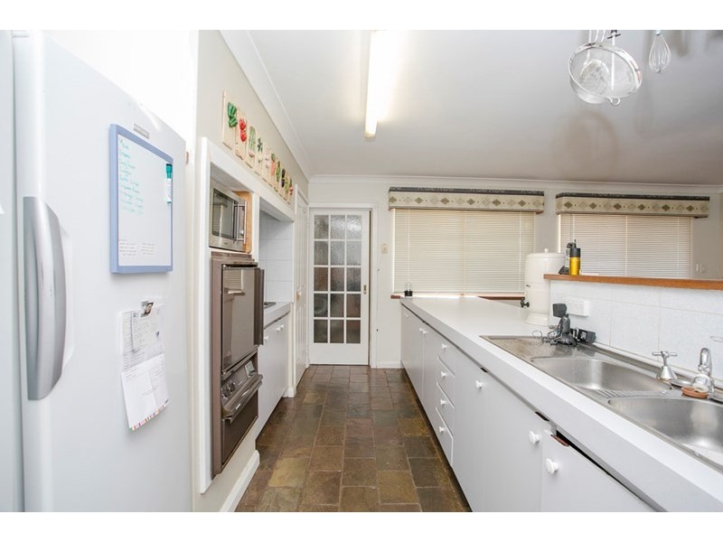 12 Gaza Court, Greenmount WA 6056