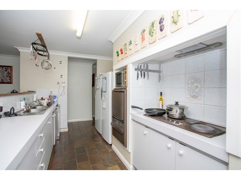 12 Gaza Court, Greenmount WA 6056