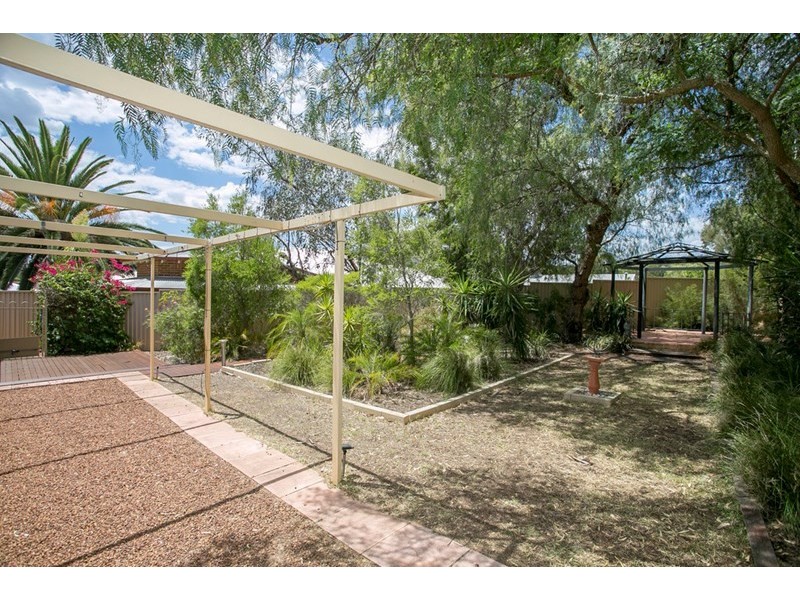 12 Gaza Court, Greenmount WA 6056