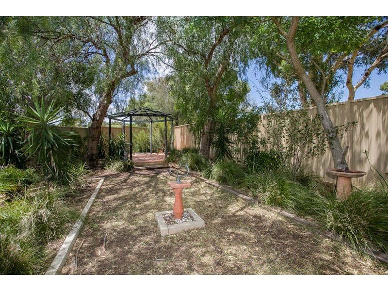 12 Gaza Court, Greenmount WA 6056