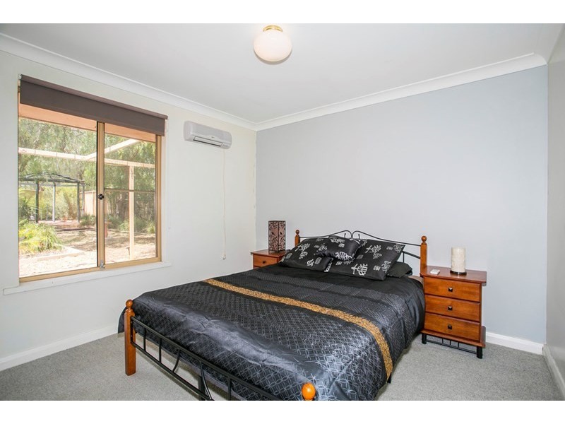 12 Gaza Court, Greenmount WA 6056