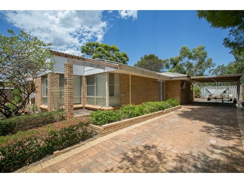 12 Gaza Court, Greenmount WA 6056