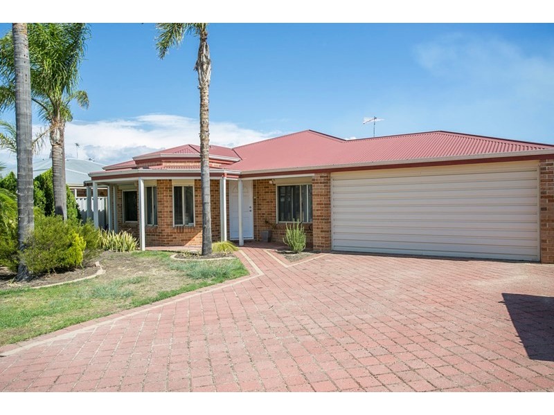 45 Lombardy Crescent, Caversham WA 6055
