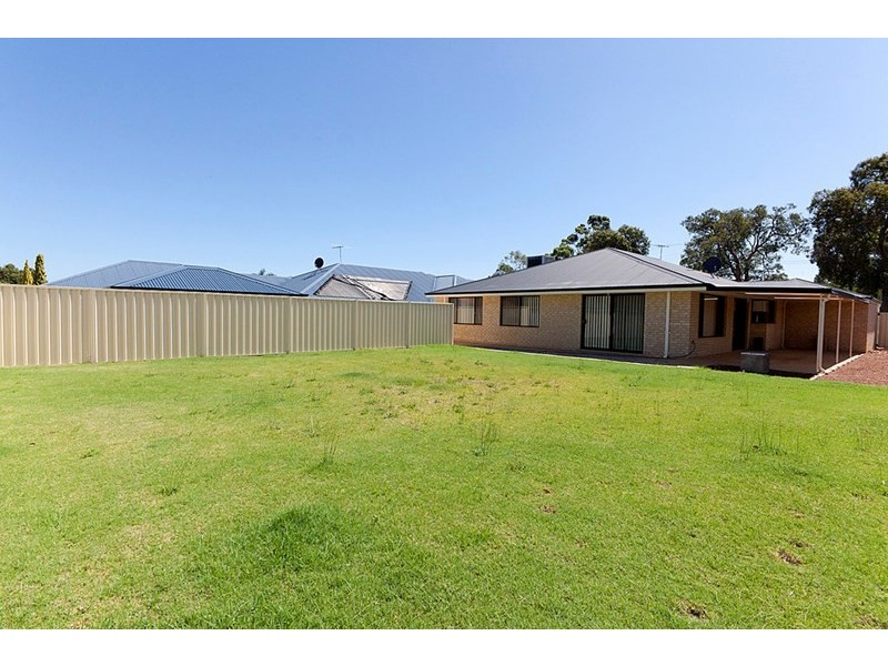 32 Weld Road, Swan View WA 6056