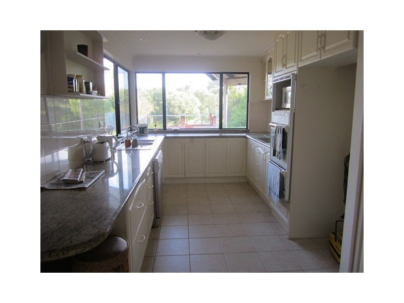 7 Baker Street, Hazelmere WA 6055