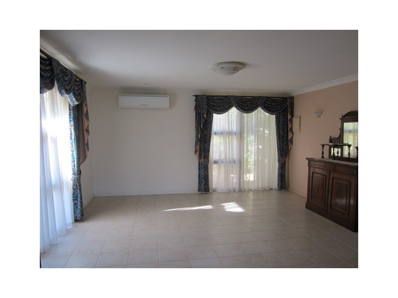 7 Baker Street, Hazelmere WA 6055