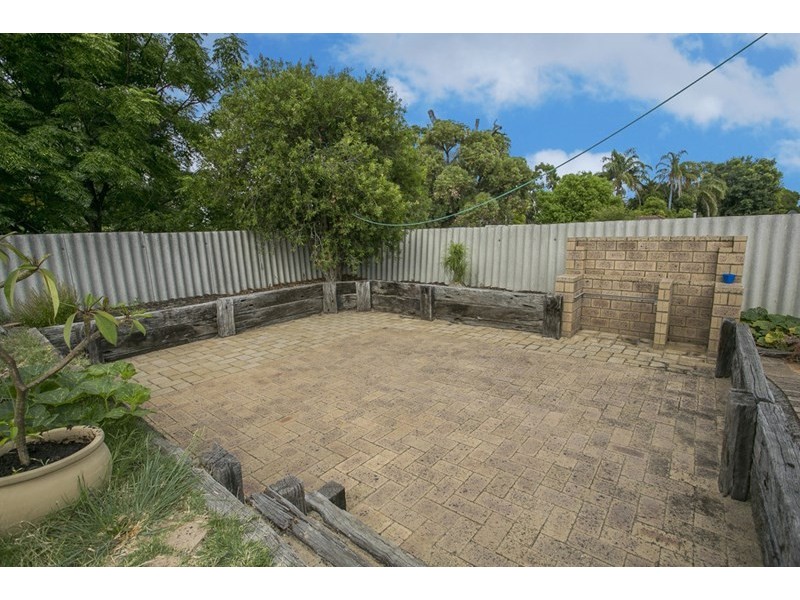 220A Blackadder Road, Swan View WA 6056