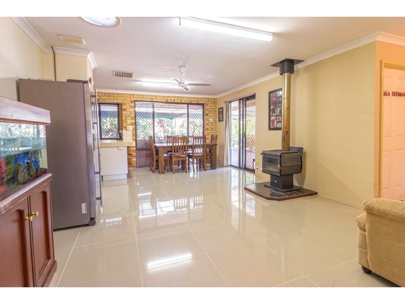 20 WHITE Street, Mount Helena WA 6082