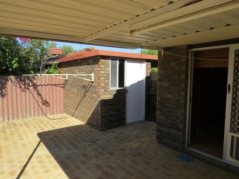 2/52 Ivanhoe Street, Bassendean WA 6054