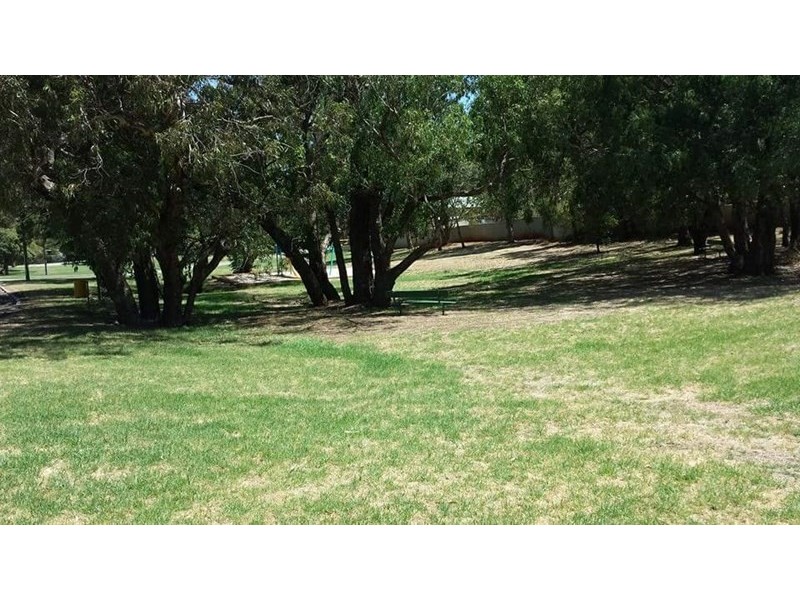 5 Hamilton Terrace, Greenmount WA 6056