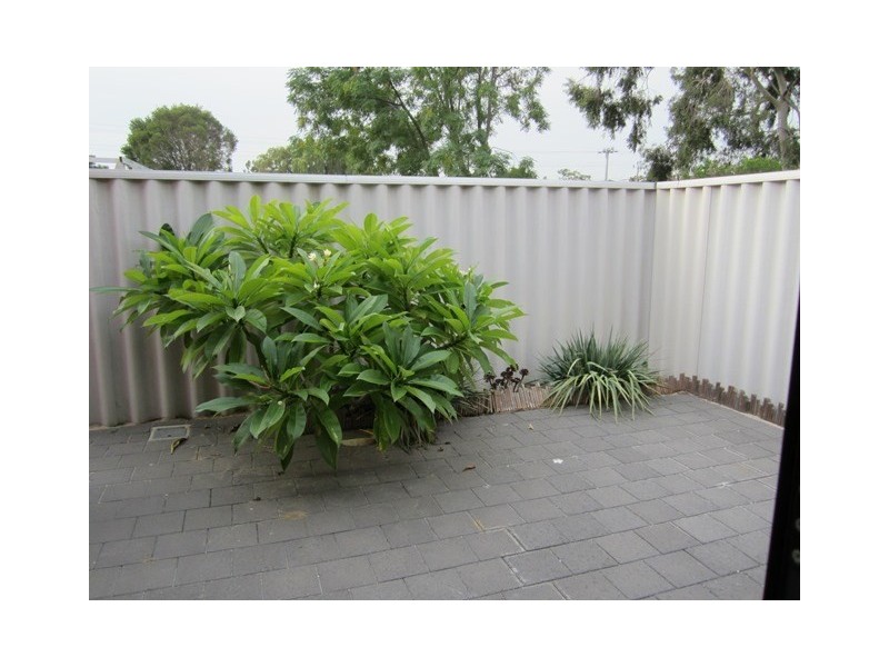 2/24 Cope Street, Midland WA 6056