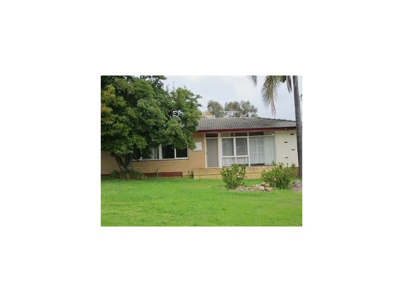 6 Churchill Drive, Swan View WA 6056