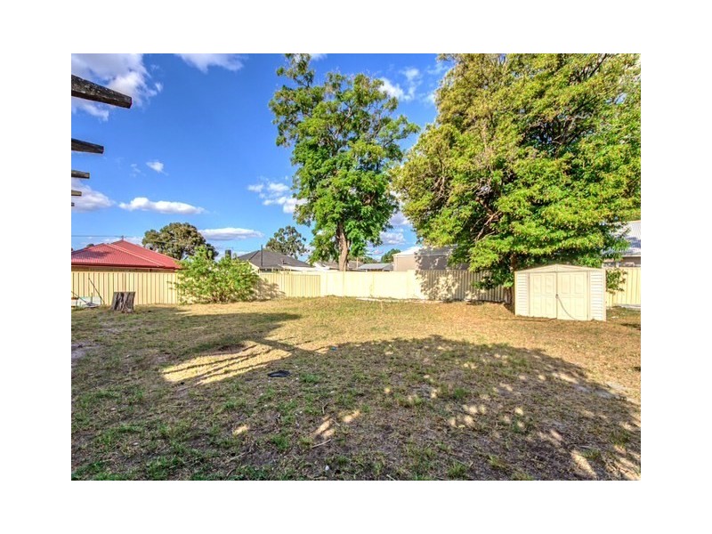 224 Scott Street, Cloverdale WA 6105