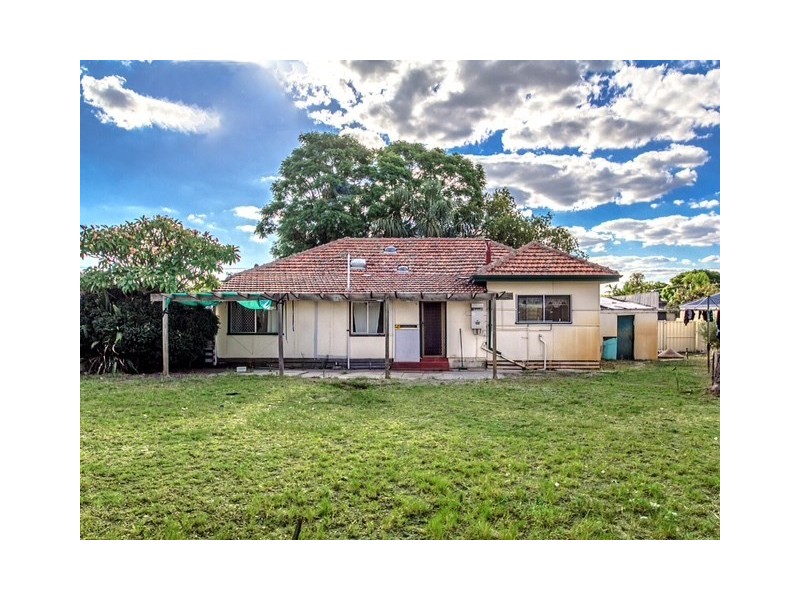 224 Scott Street, Cloverdale WA 6105