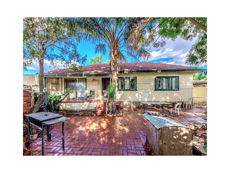 224 Scott Street, Cloverdale WA 6105