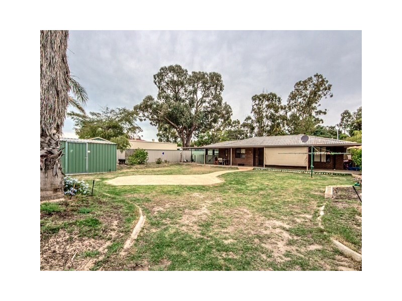 117 Blackadder Road, Swan View WA 6056