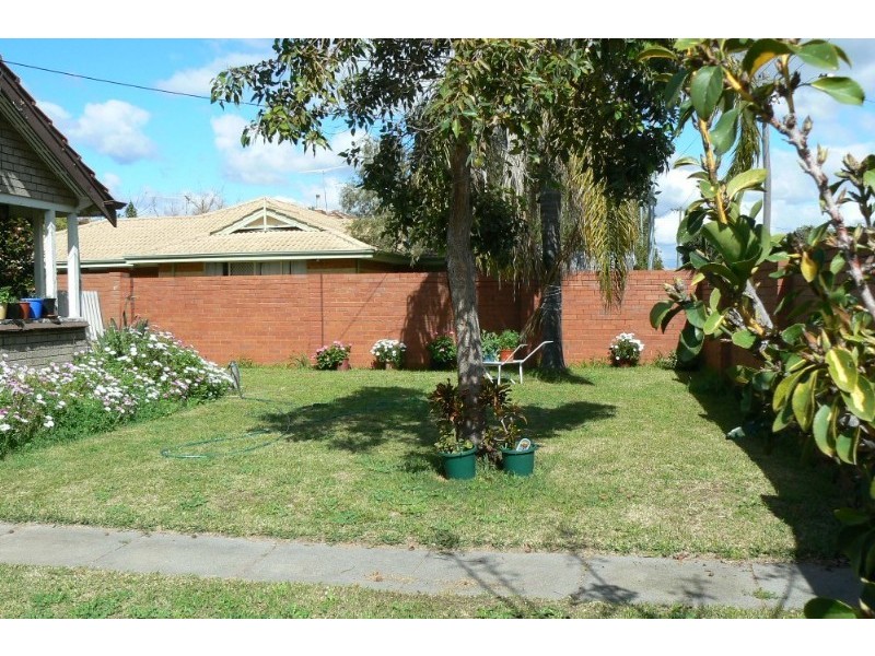 24 Ewart Street, Midvale WA 6056