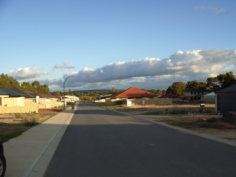 10 Holywell Street, Middle Swan WA 6056