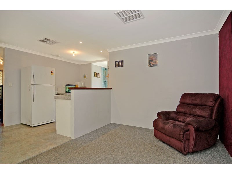 9 Chungking Grove, Stratton WA 6056