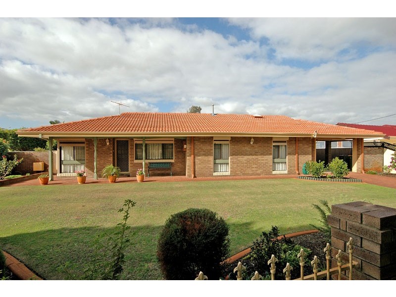 16 Baileys Retreat, Morley WA 6062