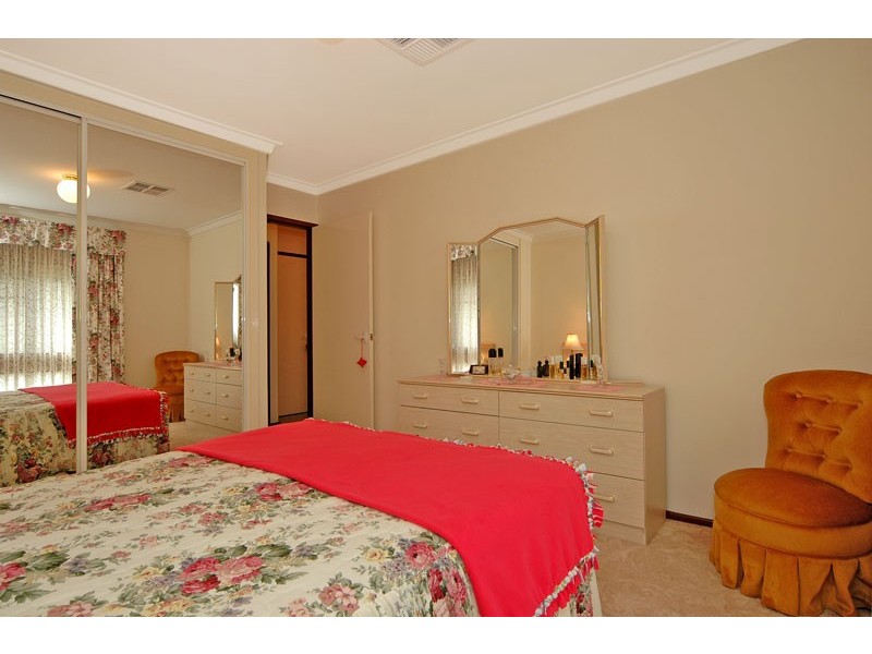 16 Baileys Retreat, Morley WA 6062