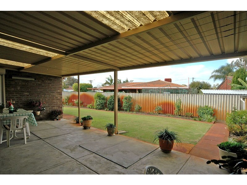 16 Baileys Retreat, Morley WA 6062