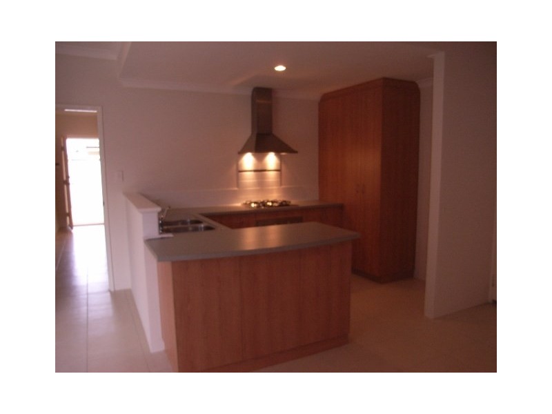9C Charles East Street, Midland WA 6056
