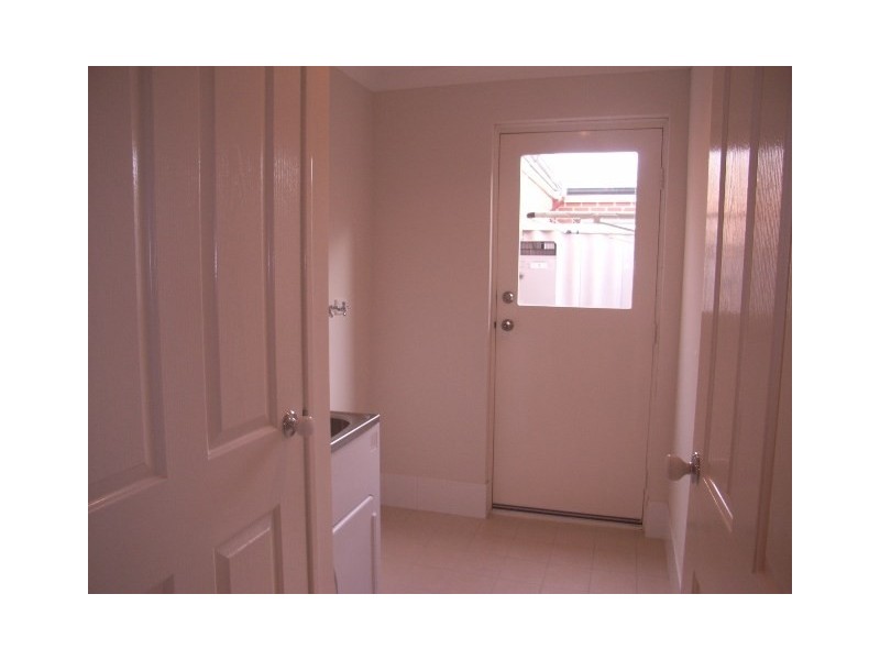 9C Charles East Street, Midland WA 6056