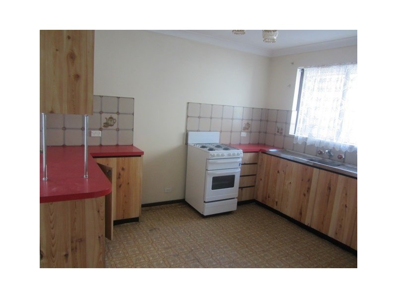 13 Beaconsfield Avenue, Midvale WA 6056