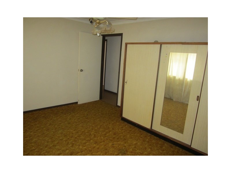 13 Beaconsfield Avenue, Midvale WA 6056