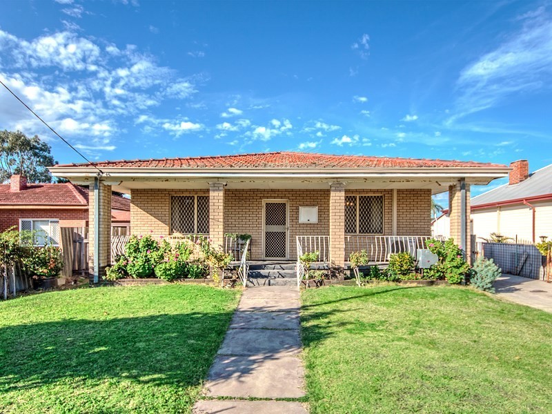 18 Victoria Parade, Midvale WA 6056