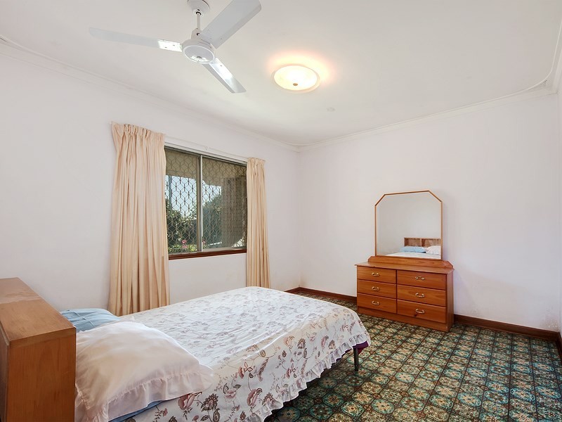 18 Victoria Parade, Midvale WA 6056