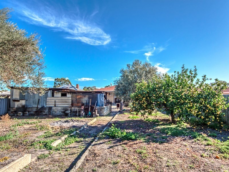 18 Victoria Parade, Midvale WA 6056