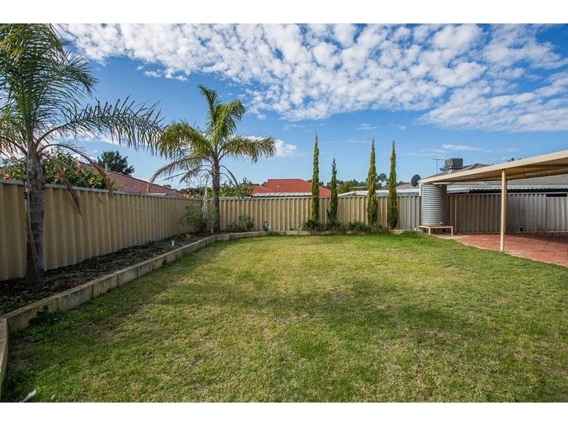 17 Borah Court, Caversham WA 6055