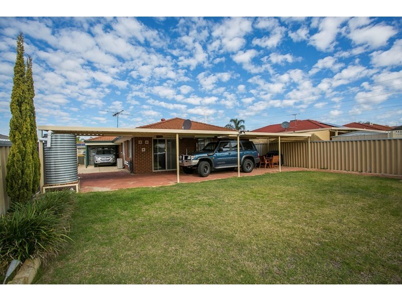 17 Borah Court, Caversham WA 6055